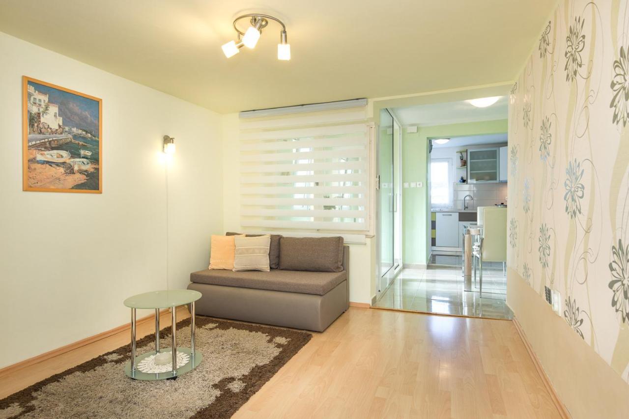 Beach Apartment คิร์ก ภายนอก รูปภาพ